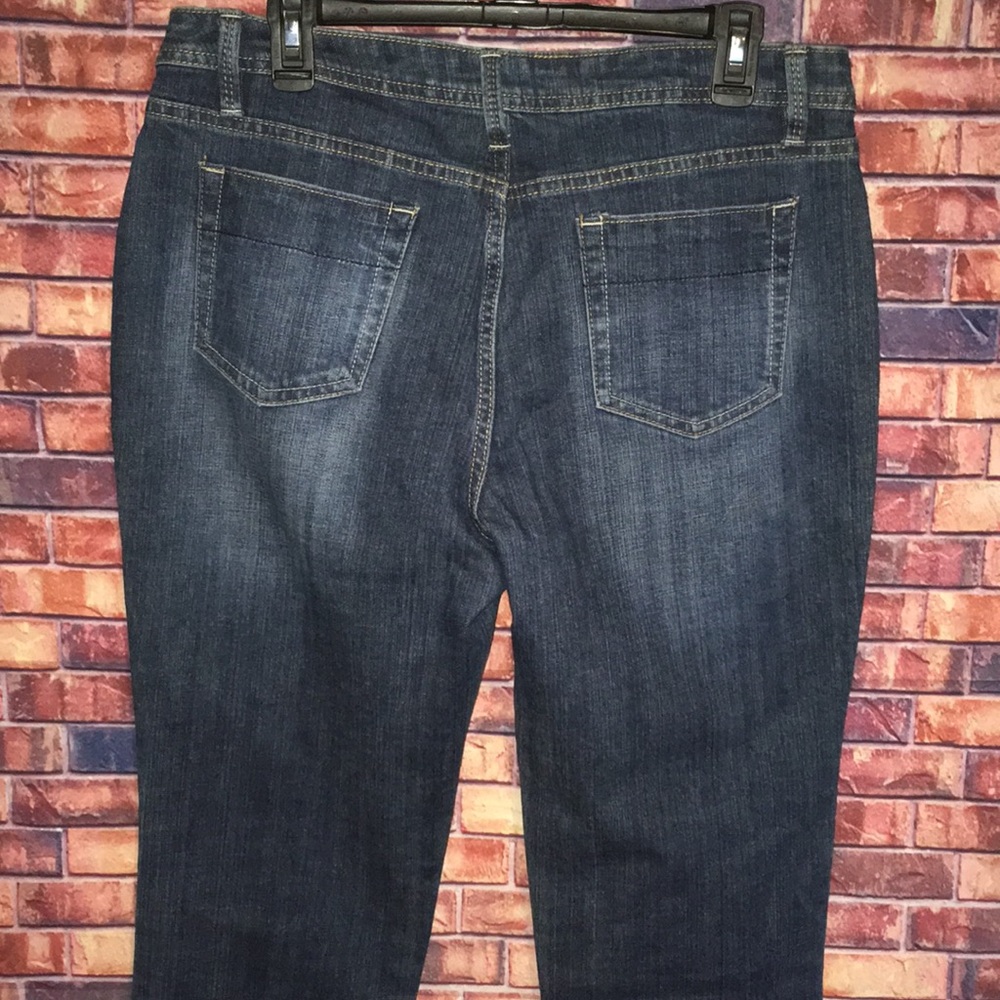 3/$15 sale! 🤩 Bitten straight jeans